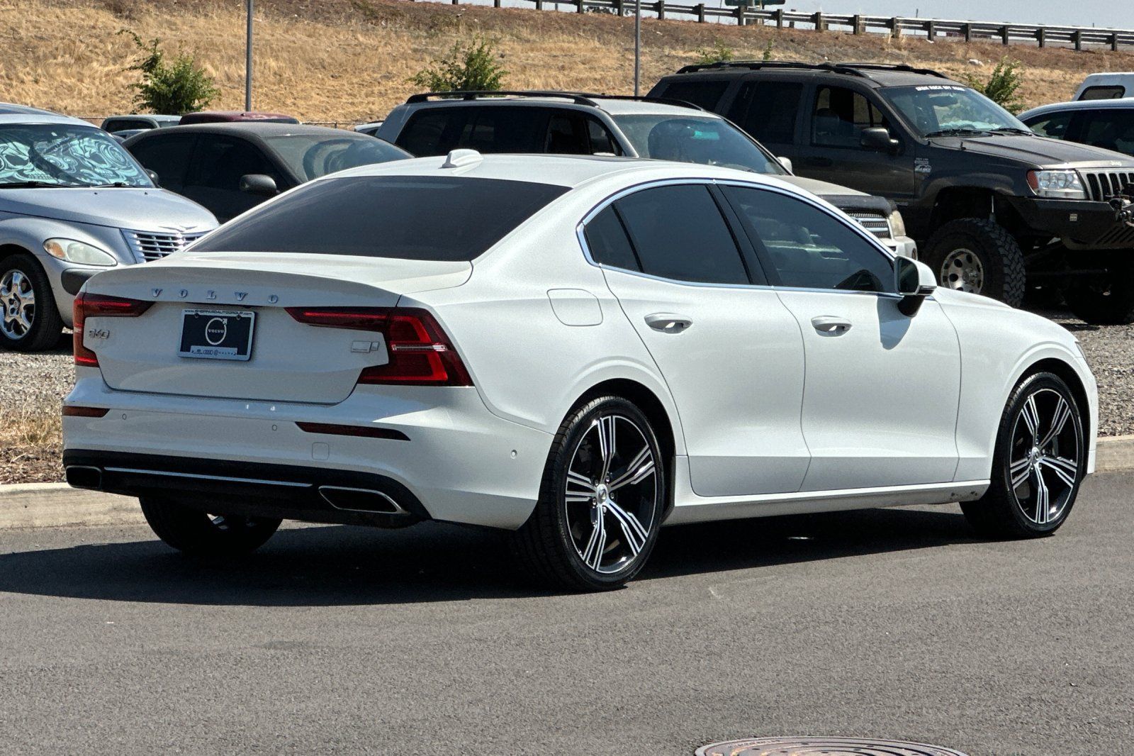 Used 2021 Volvo S60 T8 Inscription w/ Climate Package AWD/4WD image 3