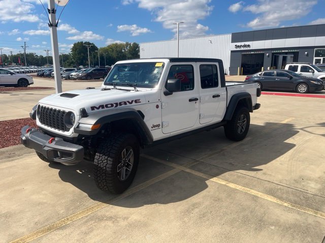 Used 2026 Jeep Gladiator Mojave AWD/4WD image 1
