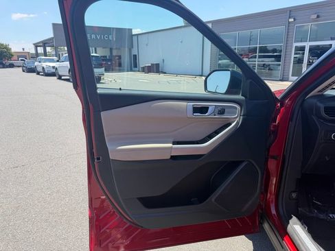 Used 2023 Ford Explorer Limited w/ Equipment Group 301A RWD image 14