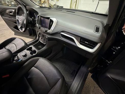 Used 2021 GMC Terrain SLT image 25