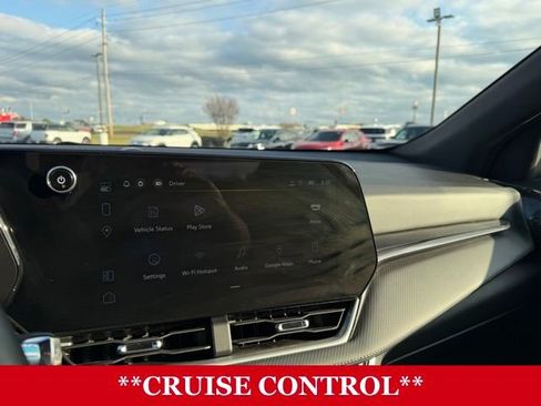 Used 2025 Chevrolet Equinox LT image 9