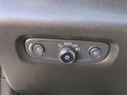 Used 2020 Chevrolet Traverse LT w/ Driver Confidence II Package image 18