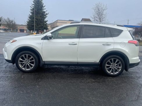 Used 2017 Toyota RAV4 Limited image 2