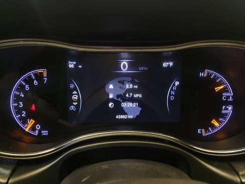 Used 2021 Jeep Grand Cherokee Laredo image 23