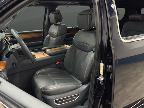 Used 2022 Jeep Grand Wagoneer Series II w/ Premium Group II AWD/4WD image 9