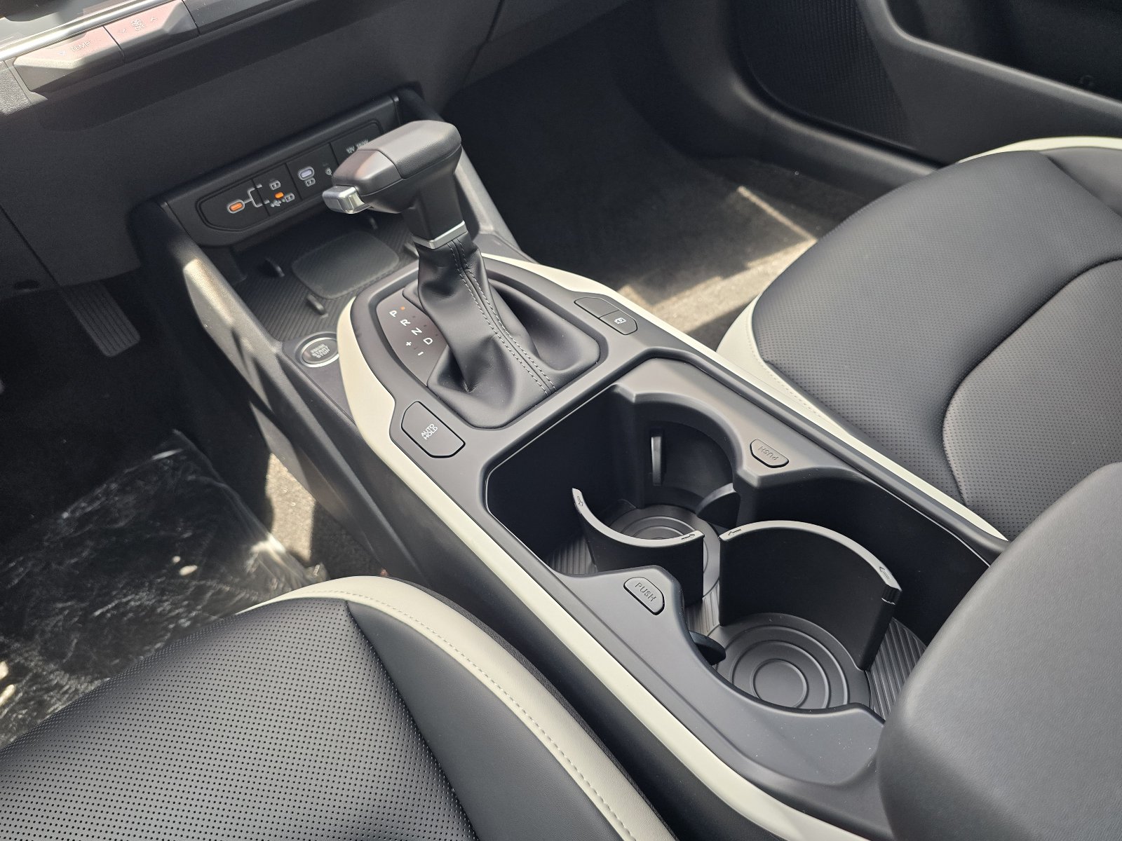 New 2026 Kia K4 EX w/ GT-Line Premium Package FWD image 9