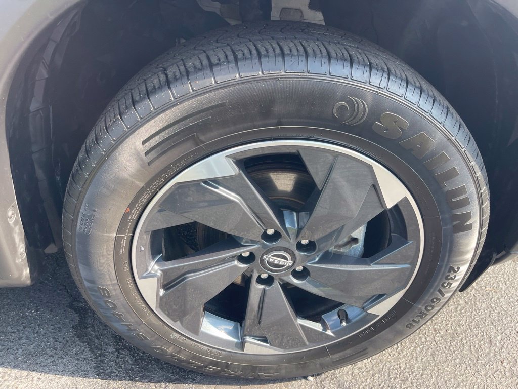 Certified 2025 Nissan Rogue SV AWD/4WD image 30