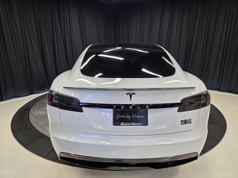 Used 2021 Tesla Model S Plaid image 11