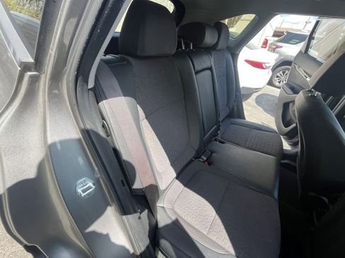 Used 2025 Kia Seltos S image 23