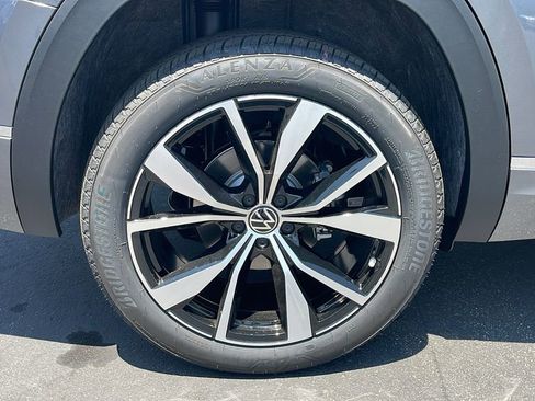 New 2025 Volkswagen Atlas SEL Premium R-Line image 33