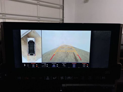 Used 2025 GMC Hummer EV 3X w/ LPO, Illumination Package image 25