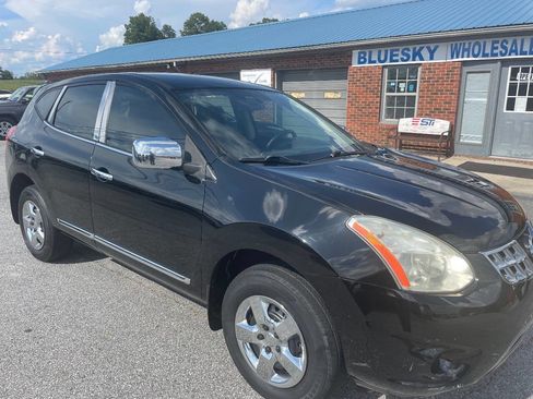 Used 2013 Nissan Rogue S image 2