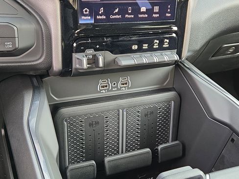 New 2026 RAM 2500 Laramie w/ Night Edition image 29