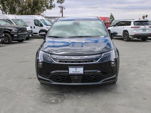 New 2027 Chrysler Pacifica Select FWD image 3