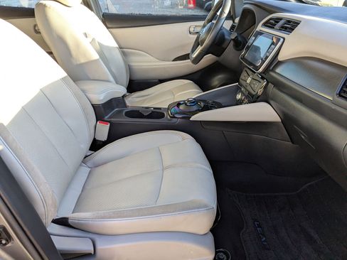 Used 2019 Nissan Leaf SL Plus image 19