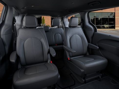 New 2026 Chrysler Voyager LX image 15