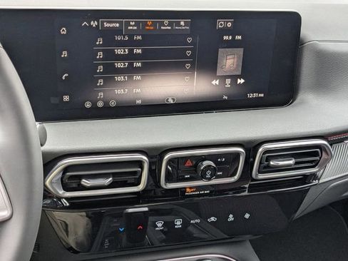New 2026 Nissan Sentra SR w/ Floor Mat Package FWD image 15