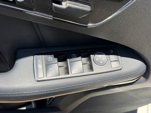 Used 2011 Mercedes-Benz E 350 4MATIC Sedan image 8