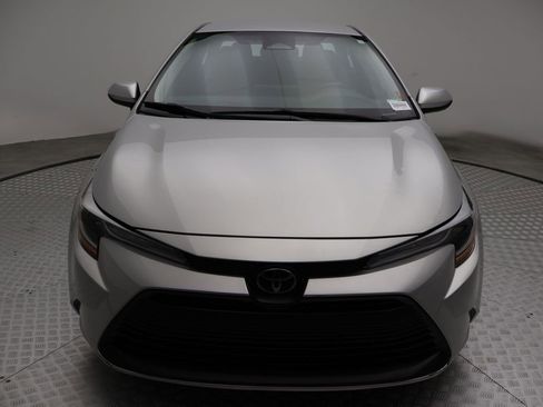 Used 2024 Toyota Corolla LE FWD image 5