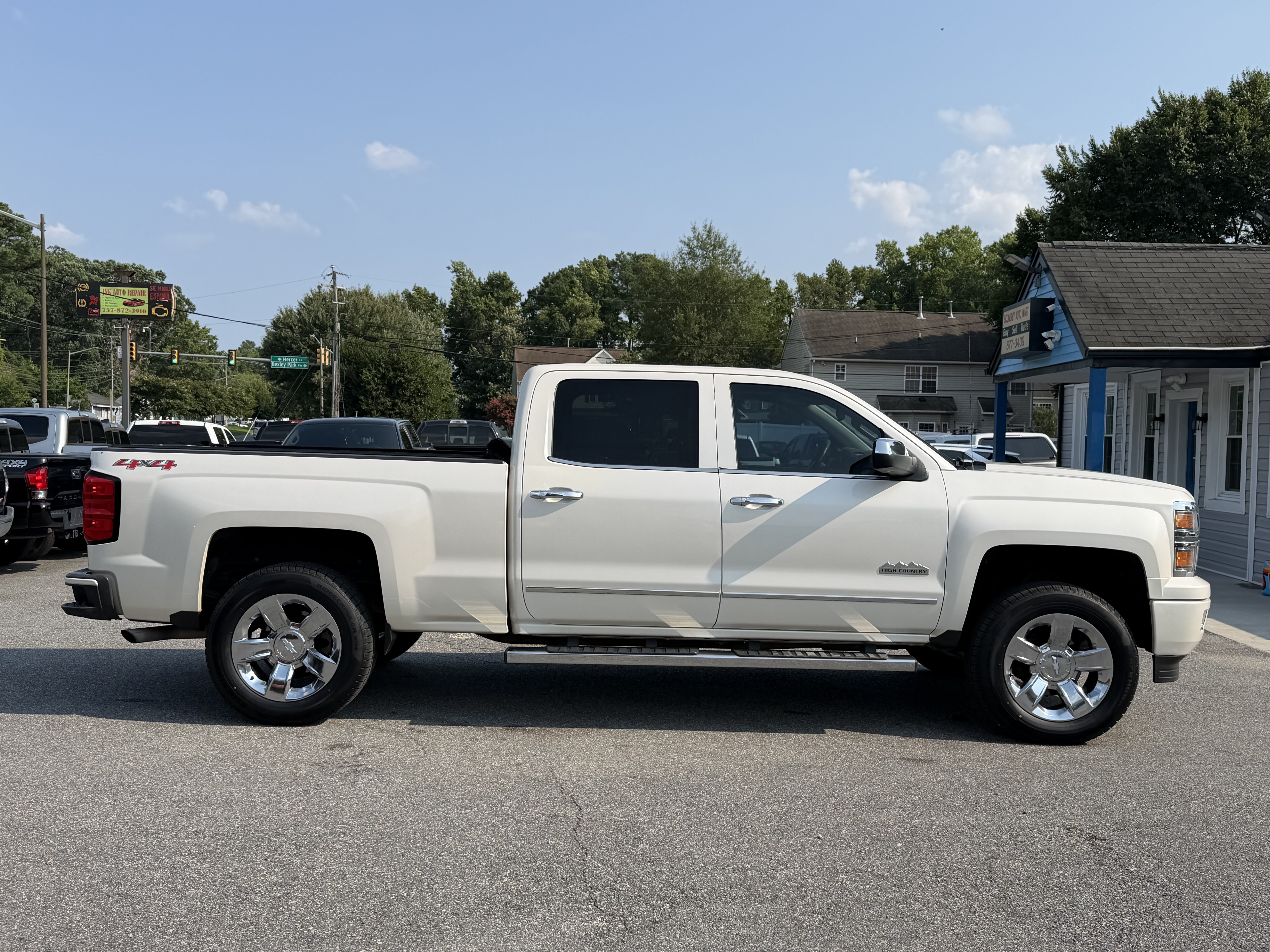 Used 2015 Chevrolet Silverado 1500 High Country w/ High Country Premium Package AWD/4WD image 4