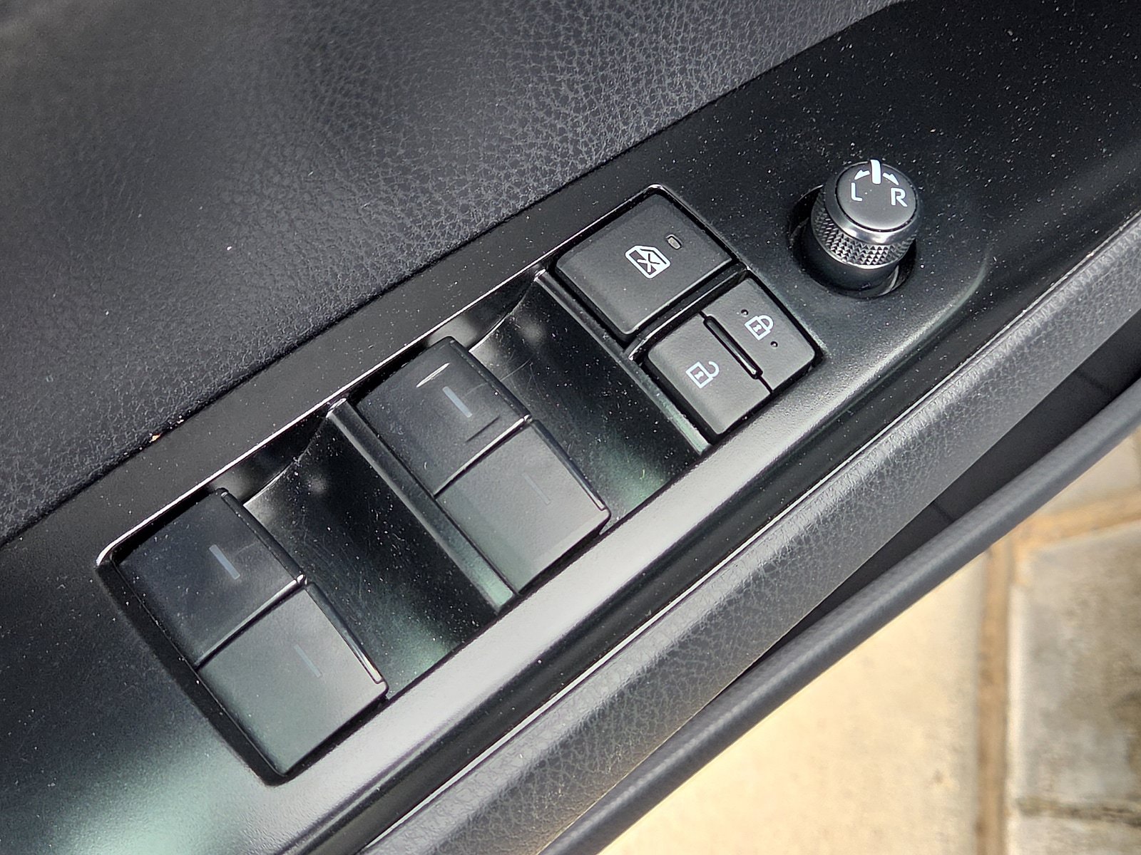 Used 2026 Toyota Camry SE FWD image 15