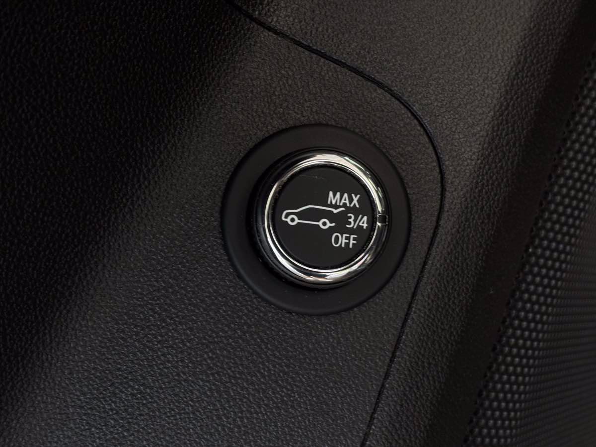 Used 2020 GMC Acadia Denali w/ Technology Package AWD/4WD image 33