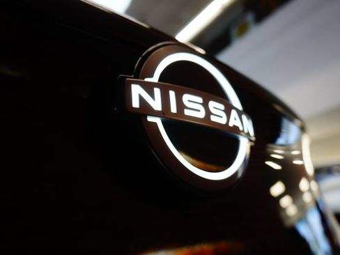 Certified 2023 Nissan Ariya FWD image 64
