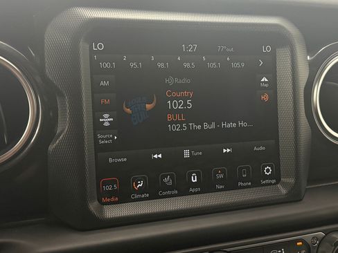 Used 2023 Jeep Wrangler Unlimited Sahara AWD/4WD image 24