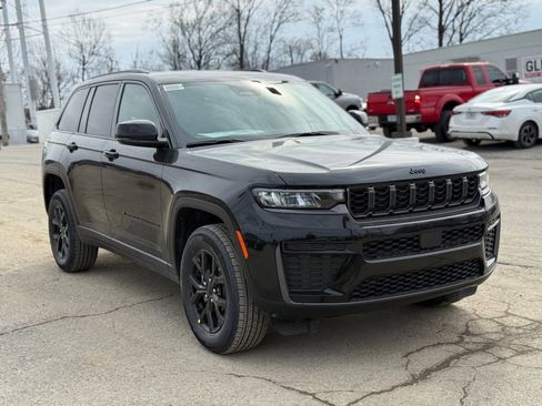 New 2026 Jeep Grand Cherokee Altitude AWD/4WD image 4