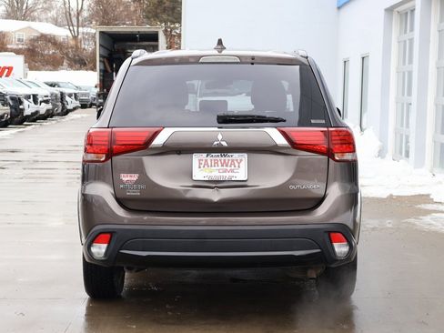 Used 2018 Mitsubishi Outlander ES image 9