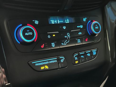 Used 2019 Ford Escape Titanium image 15