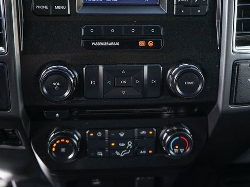 Used 2017 Ford F550 2WD Regular Cab Super Duty image 35