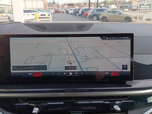 Certified 2025 BMW X7 M60i image 24