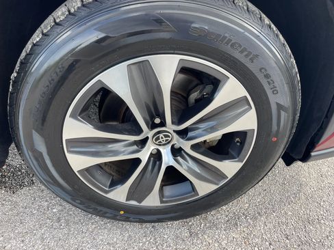 Used 2022 Toyota Highlander XLE image 8