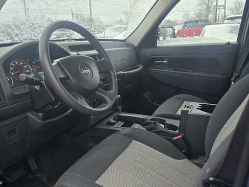 Used 2010 Jeep Liberty 4WD Sport image 9