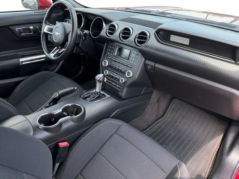 Used 2017 Ford Mustang Coupe RWD image 11