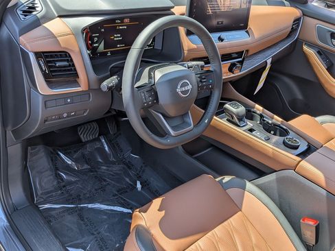 New 2026 Nissan Rogue Platinum AWD/4WD image 2