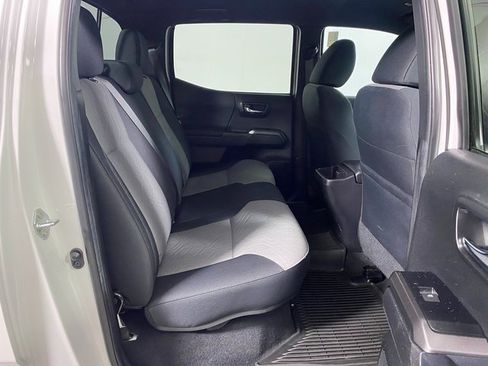 Certified 2022 Toyota Tacoma 4x4 Double Cab image 9