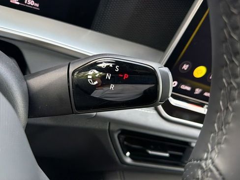 New 2026 Volkswagen Tiguan SE R-Line FWD image 15