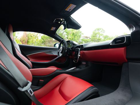Used 2023 McLaren Artura RWD image 64