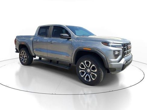 Used 2024 GMC Canyon AT4 image 2