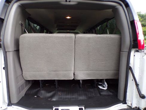 Used 2017 Chevrolet Express 3500 LS RWD image 27