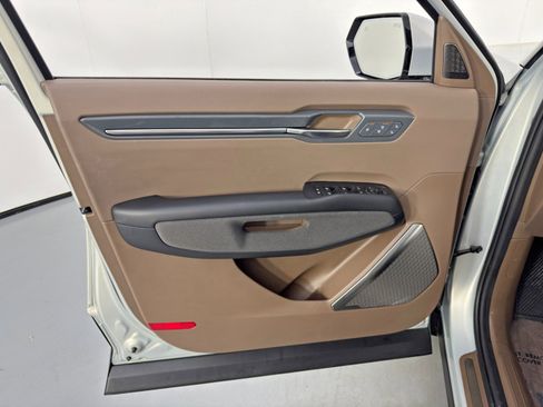 Used 2024 Kia EV9 Land image 45