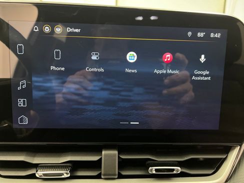 Used 2026 Chevrolet Equinox LT FWD image 48