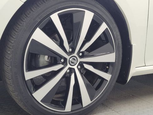 Used 2019 Nissan Altima 2.5 Platinum FWD image 31