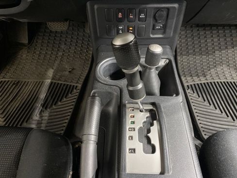 Used 2007 Toyota FJ Cruiser 4WD image 14