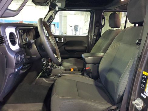 Used 2024 Jeep Wrangler Unlimited AWD/4WD image 18
