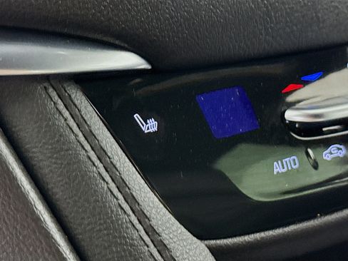 Used 2025 Cadillac XT5 Premium Luxury image 25