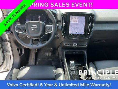 Certified 2025 Volvo XC40 B5 Plus AWD/4WD image 18