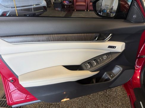 Used 2022 Honda Accord Touring image 35